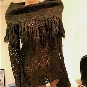2 for 1✌🏼DEAL - Paris Privilege Off Shoulder VTG crochet Sweater